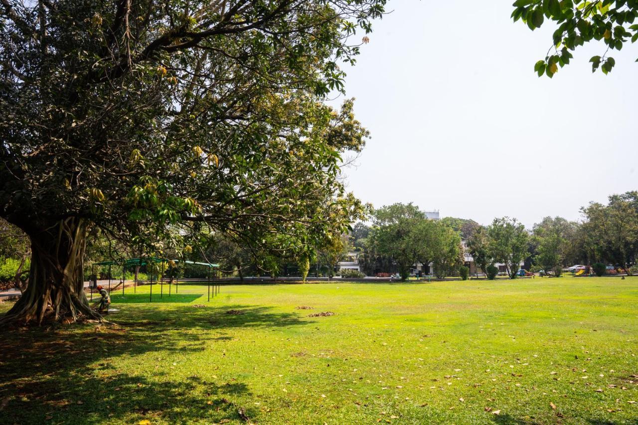 U Rivergate Karjat Luaran gambar