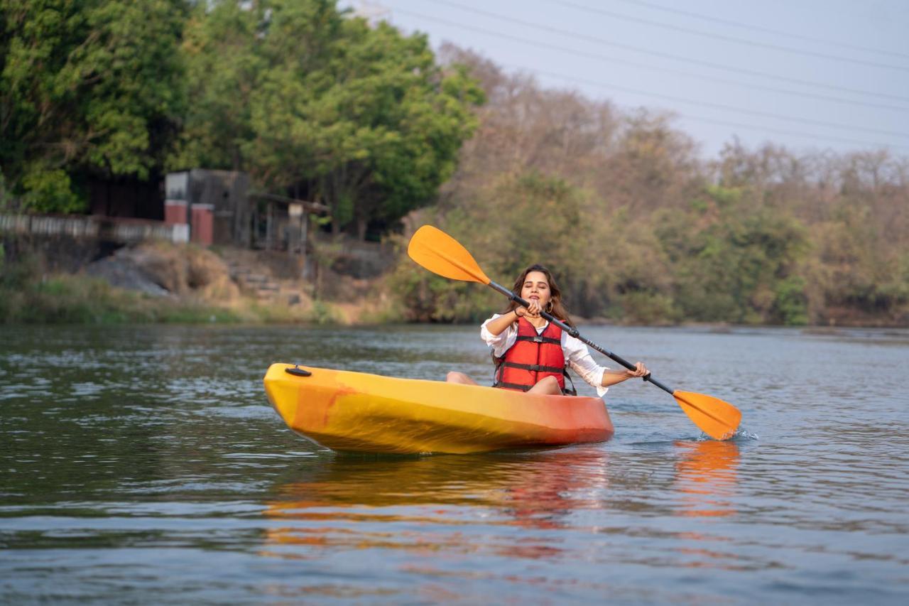 U Rivergate Karjat Luaran gambar