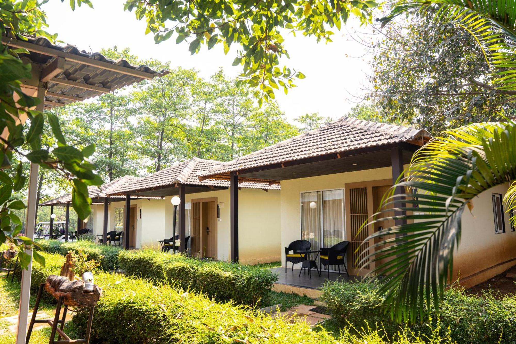 U Rivergate Karjat Luaran gambar